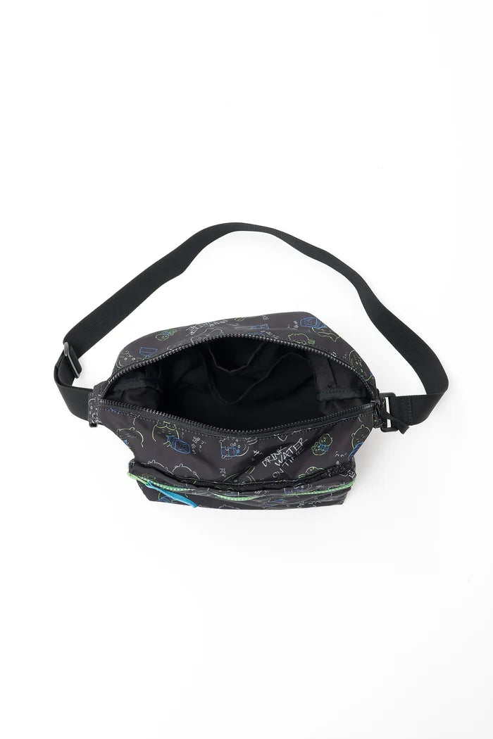 Chiikawa Body Bag Drink Water On Time Black
