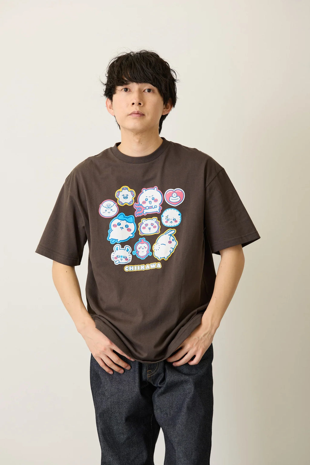 Chiikawa Pack T-shirt, Buttocks Dragging/Sticker, White/Charcoal