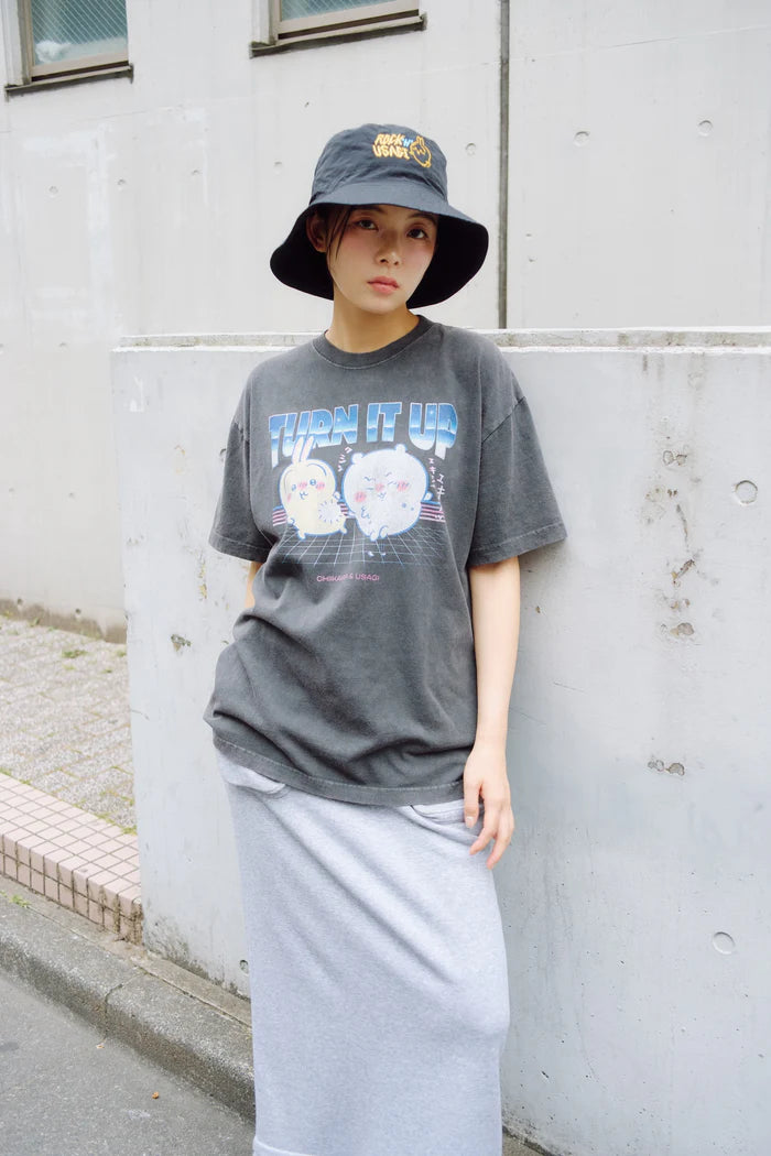 Chiikawa T-shirt TURN IT UP Sumi